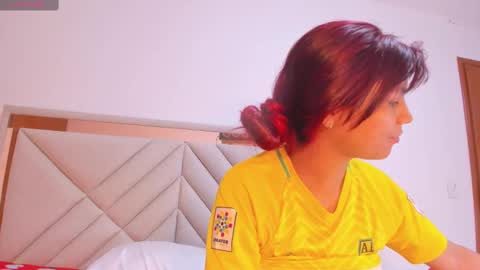 Snapshot of gimenalara chatting on 10.18.25 Gimena online show from 10.18.25