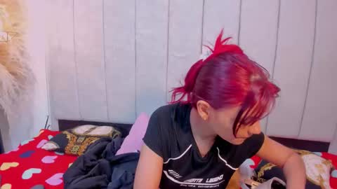 Snapshot of gimenalara chatting on 11.01.25 Gimena online show from 11.01.25