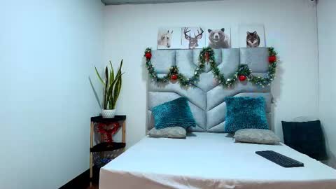 gimenalyam_t online show from 11.22.25