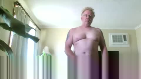 gimmmieoooo online show from 01.05.25