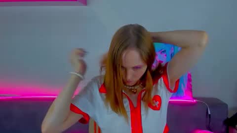 Snapshot of gina_lovelyy chatting on 09.15.25 Gina online show from 09.15.25