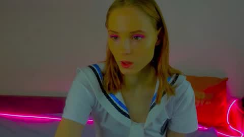 Snapshot of gina_lovelyy chatting on 09.17.25 Gina online show from 09.17.25