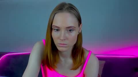 Snapshot of gina_lovelyy chatting on 11.24.25 Gina online show from 11.24.25