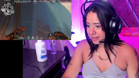 Snapshot of ginakurt_ chatting on 09.23.25 Gina online show from 09.23.25