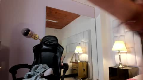 Snapshot of ginebra_ness chatting on 12.16.24 Ginebra Ness online show from 12.16.24