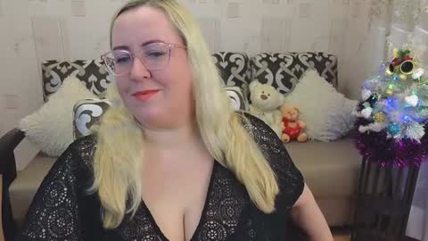 Snapshot of ginesia chatting on 12.11.24 ginesia online show from 12.11.24