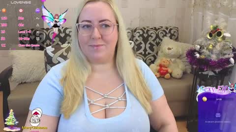 Snapshot of ginesia chatting on 12.29.24 ginesia online show from 12.29.24