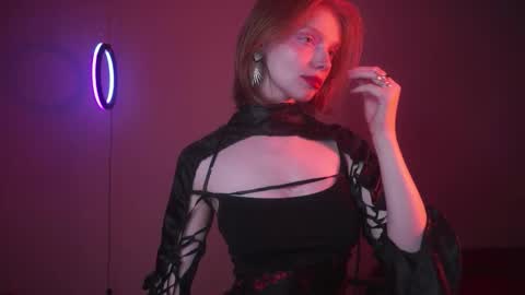        im expecting 350 thumbs up on my altar   online show from 09.12.25