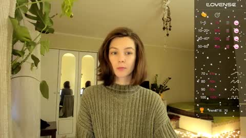 Snapshot of gingerbread__house chatting on 12.28.24 Vasilisa online show from 12.28.24