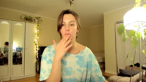 Snapshot of gingerbread__house chatting on 10.14.25 Vasilisa online show from 10.14.25