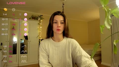 Snapshot of gingerbread__house chatting on 11.13.25 Vasilisa online show from 11.13.25