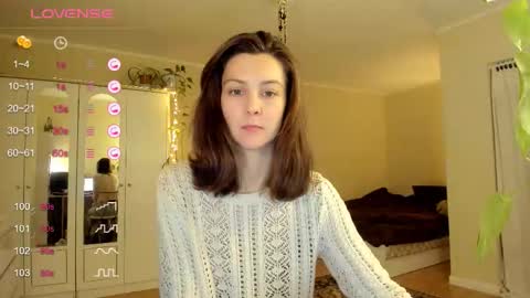 Snapshot of gingerbread__house chatting on 11.21.25 Vasilisa online show from 11.21.25