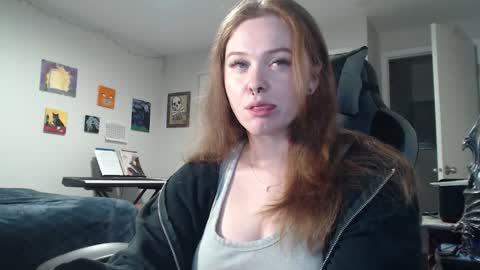 Snapshot of gingervial chatting on 10.23.25 gingervial online show from 10.23.25