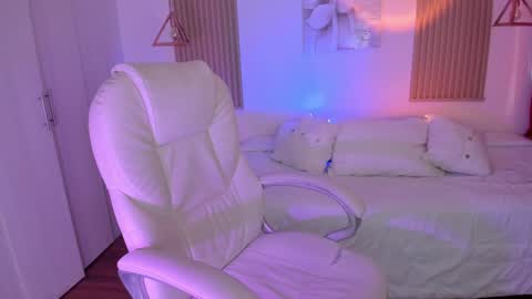 Kendall online show from 01.13.25