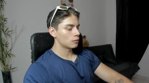 Snapshot of gio_russo chatting on 12.04.24 GioRusso online show from 12.04.24