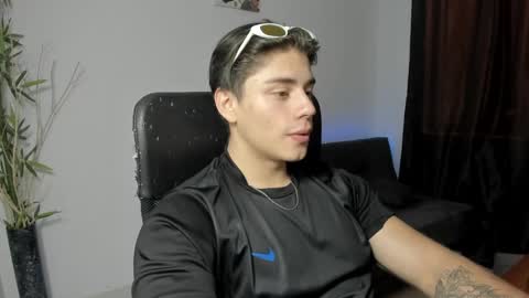 Snapshot of gio_russo chatting on 12.10.24 GioRusso online show from 12.10.24