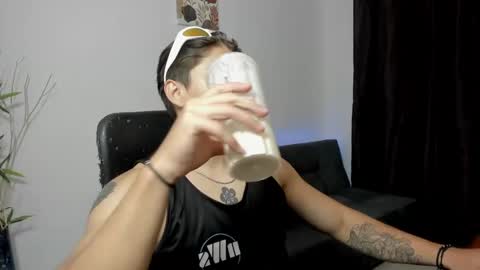 Snapshot of gio_russo chatting on 12.14.24 GioRusso online show from 12.14.24