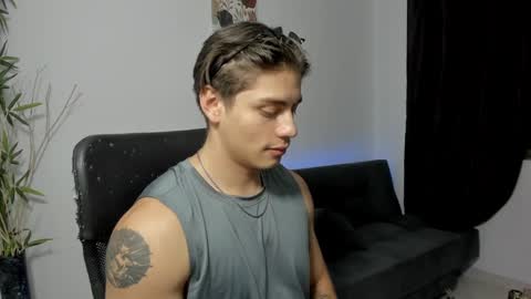 Snapshot of gio_russo chatting on 12.17.24 GioRusso online show from 12.17.24