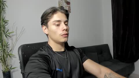 Snapshot of gio_russo chatting on 12.20.24 GioRusso online show from 12.20.24