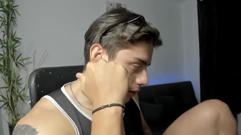 Snapshot of gio_russo chatting on 12.20.24 GioRusso online show from 12.20.24