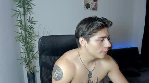 Snapshot of gio_russo chatting on 12.29.24 GioRusso online show from 12.29.24