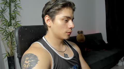 Snapshot of gio_russo chatting on 01.11.25 GioRusso online show from 01.11.25