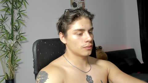 Snapshot of gio_russo chatting on 01.11.25 GioRusso online show from 01.11.25