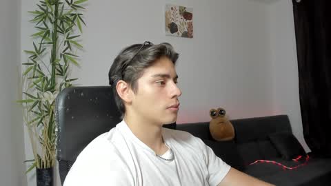 Snapshot of gio_russo chatting on 01.13.25 GioRusso online show from 01.13.25