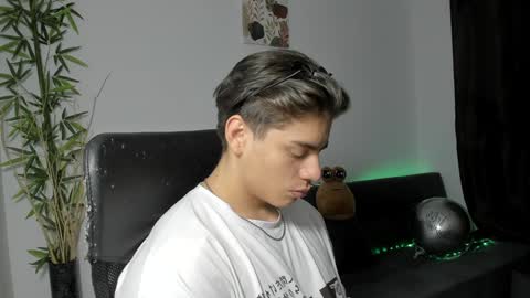 Snapshot of gio_russo chatting on 01.30.25 GioRusso online show from 01.30.25