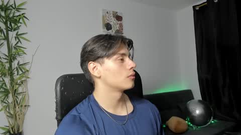 Snapshot of gio_russo chatting on 01.31.25 GioRusso online show from 01.31.25