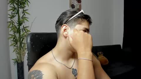 Snapshot of gio_russo chatting on 02.28.25 GioRusso online show from 02.28.25