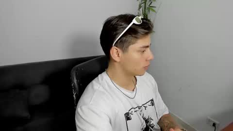 Snapshot of gio_russo chatting on 03.10.25 GioRusso online show from 03.10.25