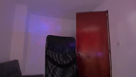 Snapshot of gio_russo chatting on 09.09.25 GioRusso online show from 09.09.25