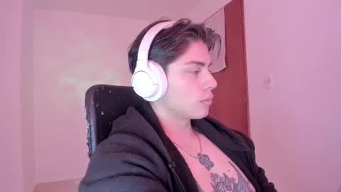 Snapshot of gio_russo chatting on 09.14.25 GioRusso online show from 09.14.25