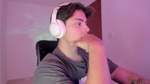 Snapshot of gio_russo chatting on 09.15.25 GioRusso online show from 09.15.25