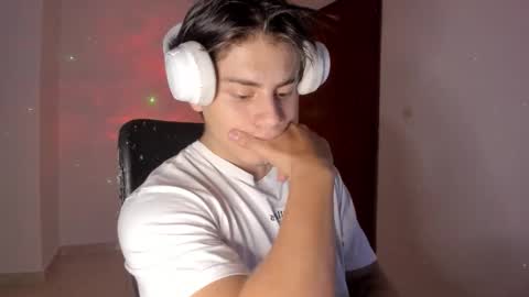 Snapshot of gio_russo chatting on 09.26.25 GioRusso online show from 09.26.25