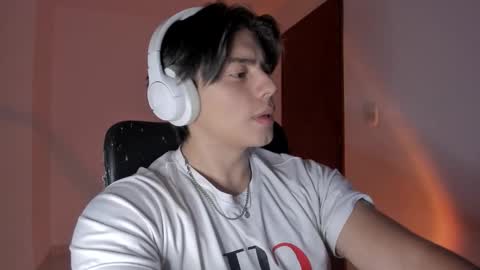 Snapshot of gio_russo chatting on 11.14.25 GioRusso online show from 11.14.25