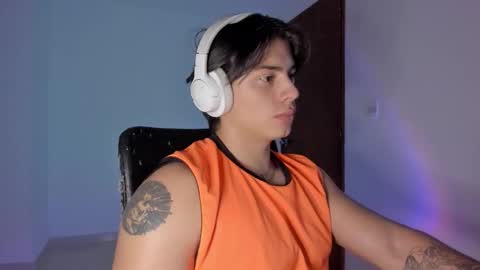 Snapshot of gio_russo chatting on 11.20.25 GioRusso online show from 11.20.25