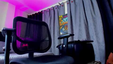 GIOMAR REYES online show from 02.15.26