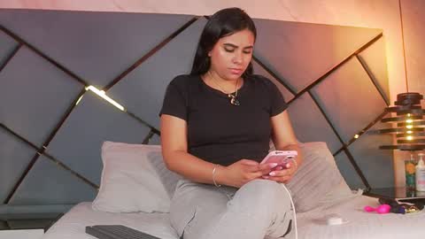 Snapshot of giorgia_13 chatting on 10.23.25 giorgia online show from 10.23.25