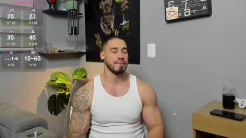 Snapshot of giorgio_leone2 chatting on 11.19.25 Giorgio leone online show from 11.19.25