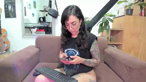 Snapshot of girasol1921 chatting on 03.11.25 girasol1921 online show from 03.11.25