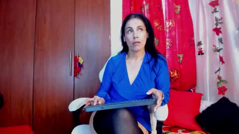 Girasol Walton online show from 01.08.26