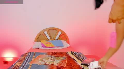 Snapshot of girl_hot08 chatting on 11.22.25 Scarlett online show from 11.22.25