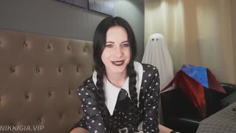 Nikki online show from 10.31.25