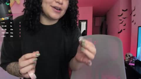 girl_inline online show from 10.15.25