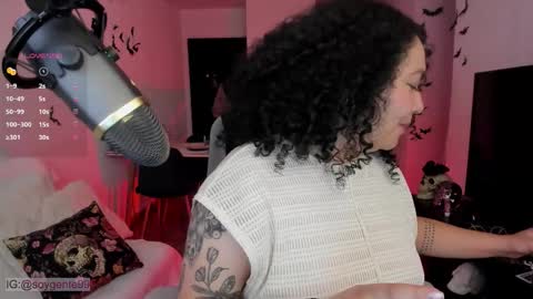 girl_inline online show from 10.24.25