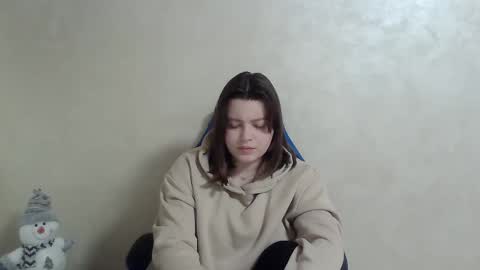 Snapshot of girl_leya chatting on 12.30.24 girl_leya online show from 12.30.24