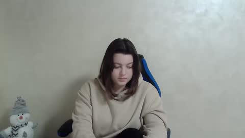 Snapshot of girl_leya chatting on 12.31.24 girl_leya online show from 12.31.24