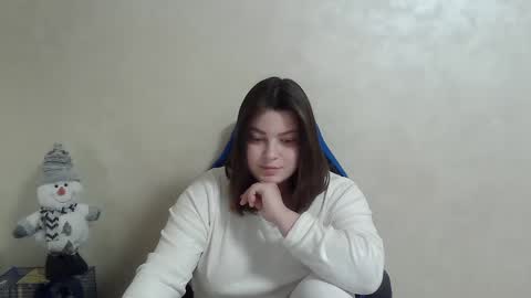 Snapshot of girl_leya chatting on 01.17.25 girl_leya online show from 01.17.25